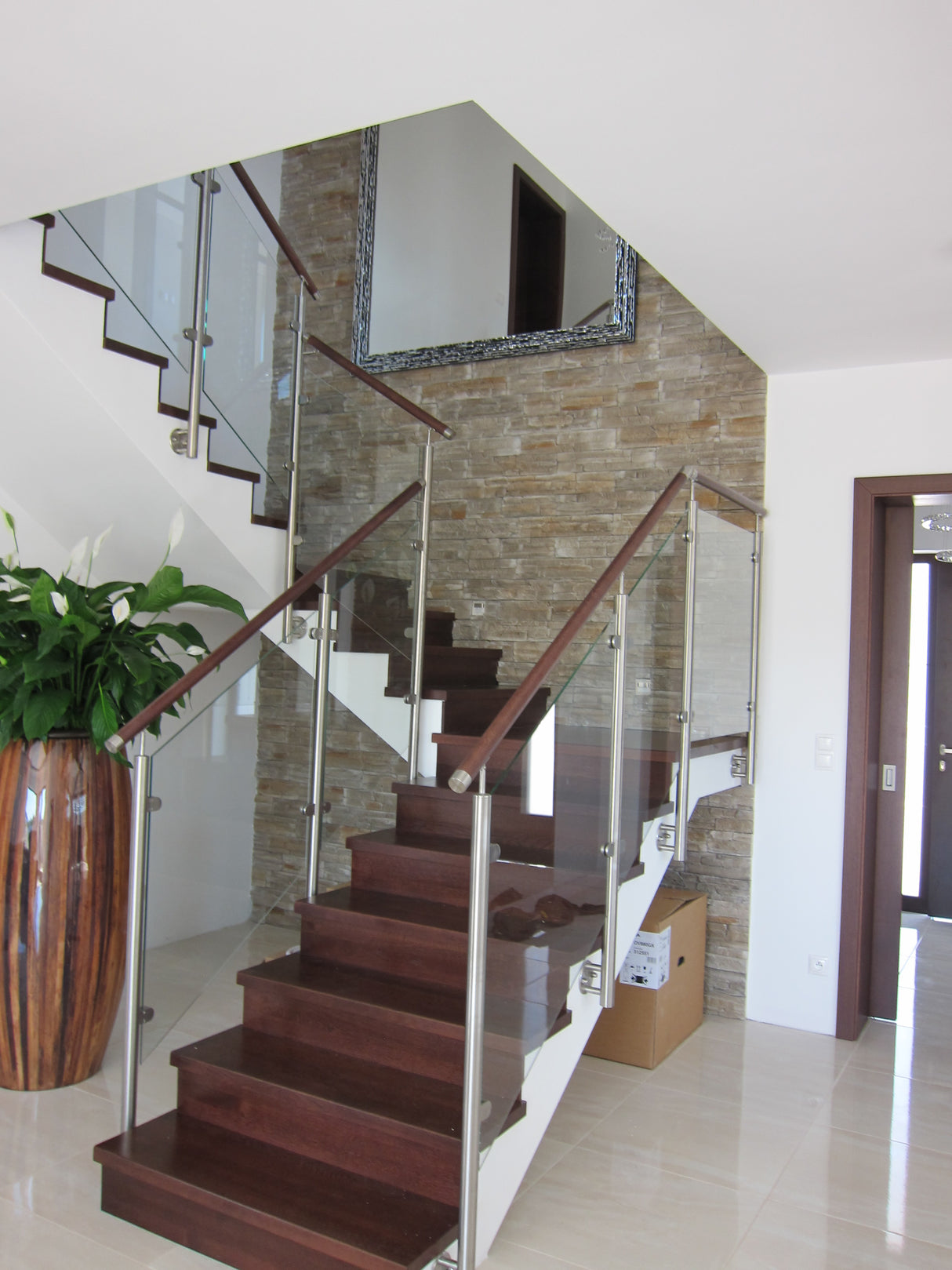 Stĺpik, bočné kotvenie - obojstran.180° -na schody