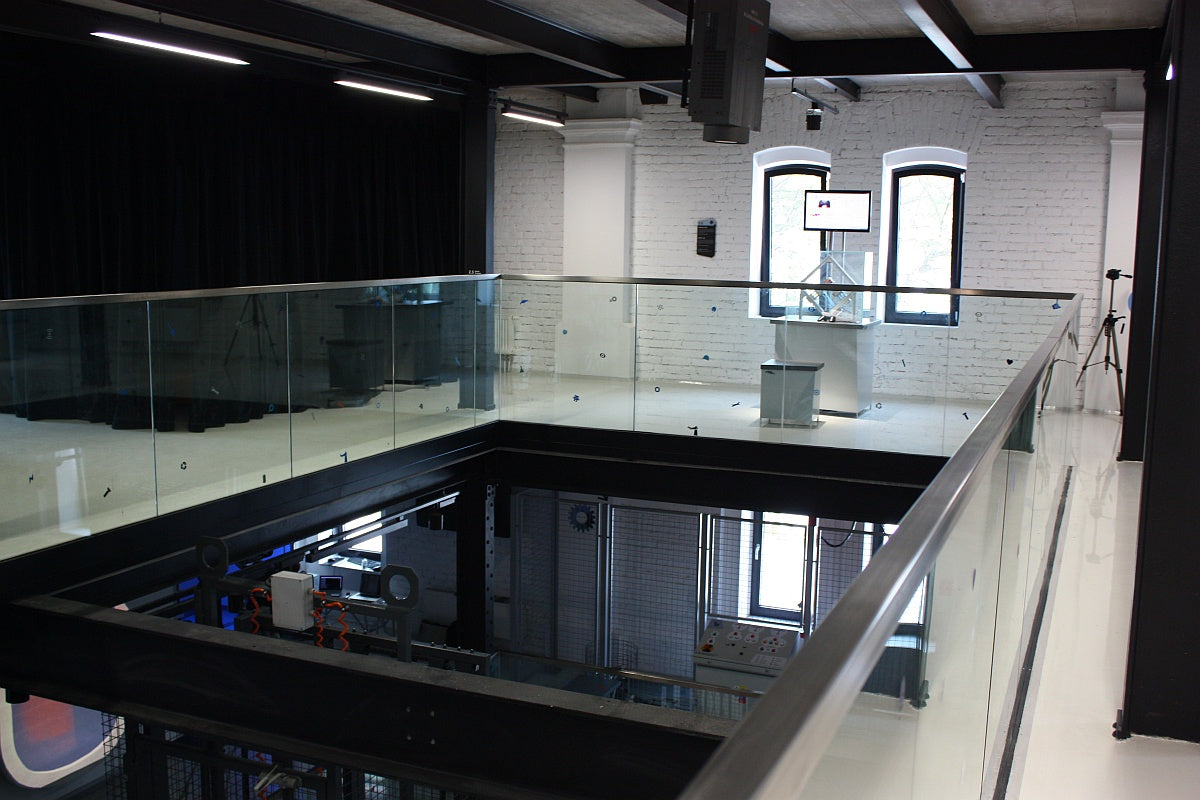 Madlo-držiak skla-koleno