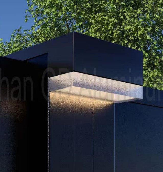 LED svetlo pre stĺpik 80x80 so fotovoltickým panelom a batériou