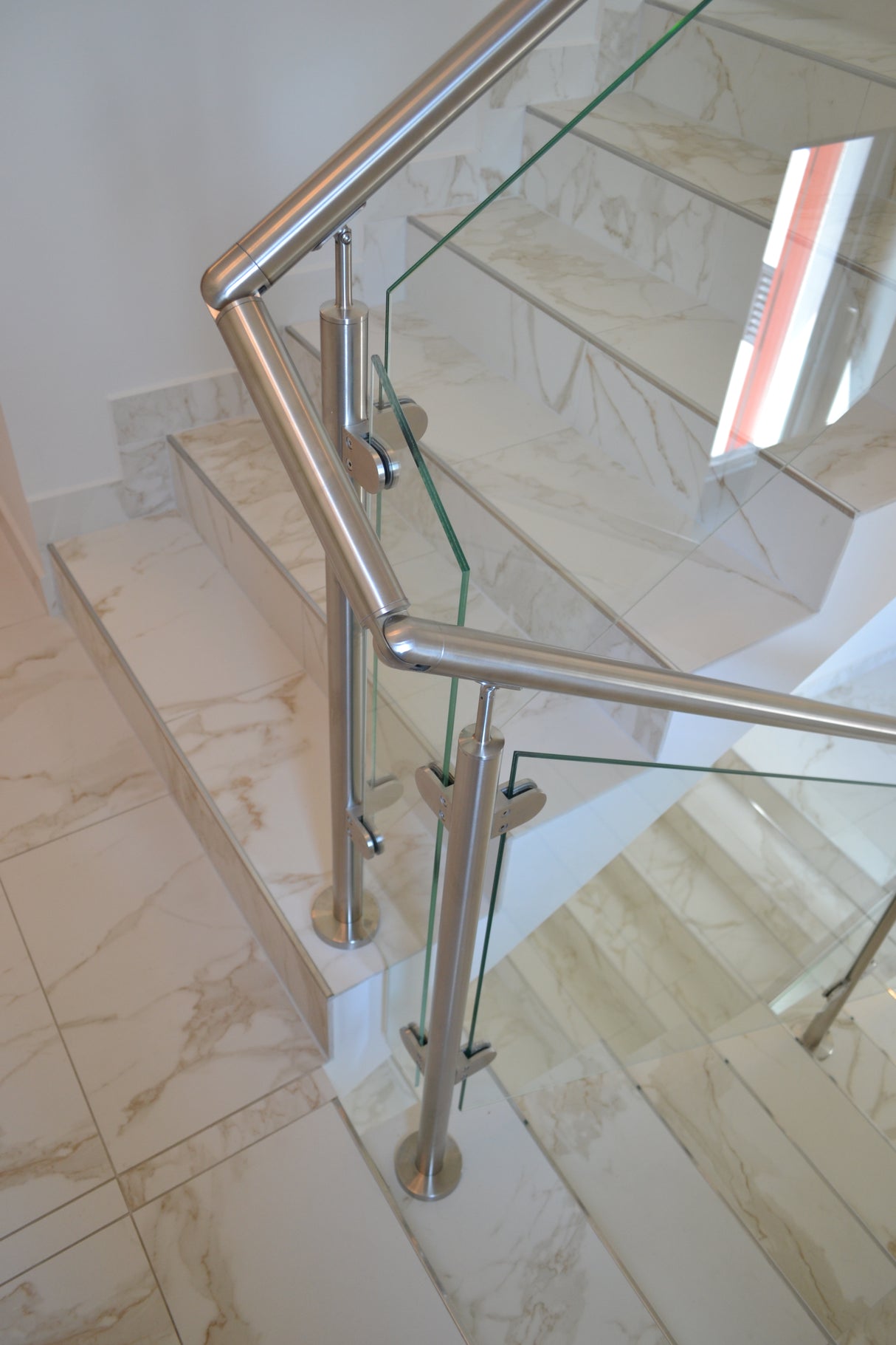 Držiak skla, zábradlie